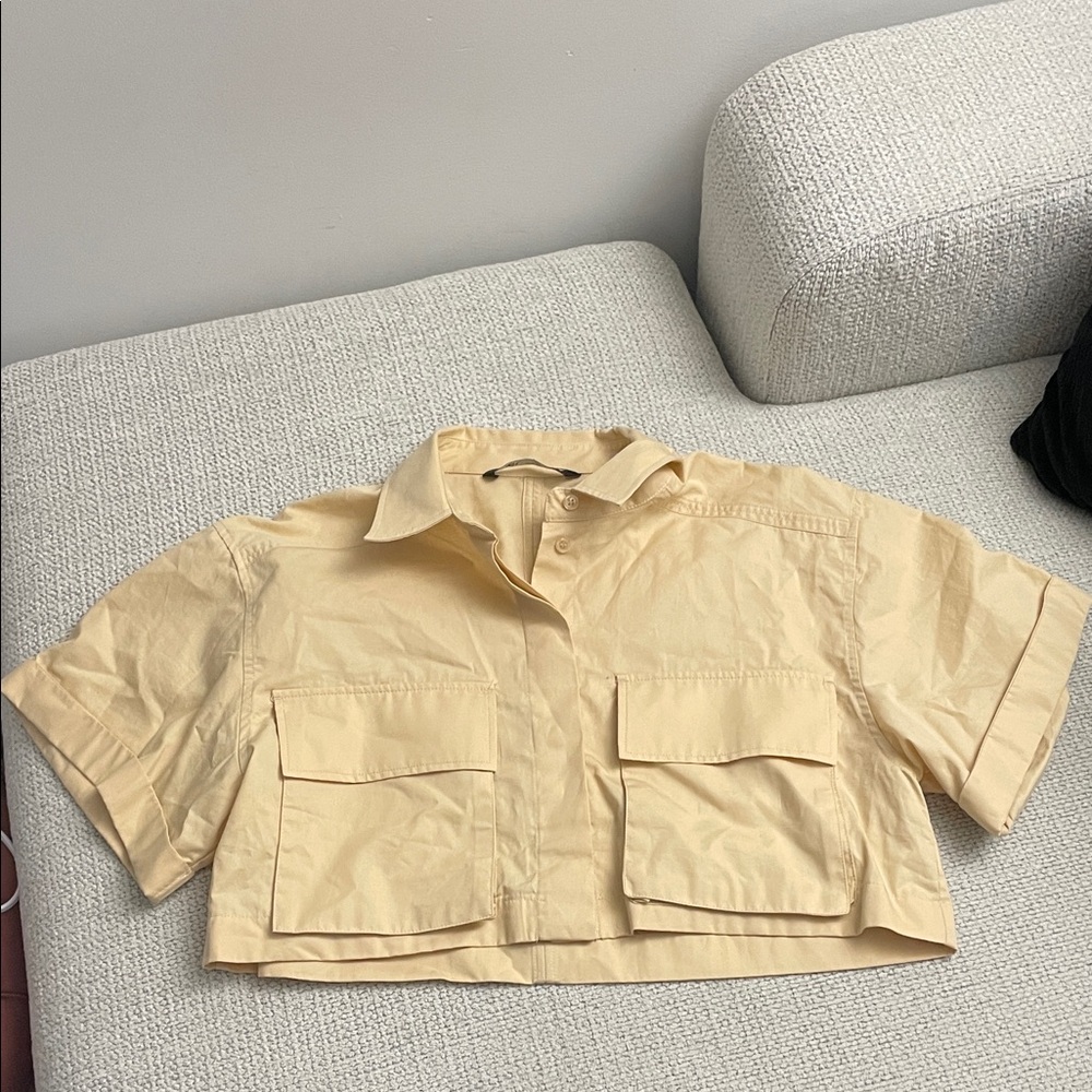 Zara Short Sleeve Cropped Button-Up Top in Pale Yellow